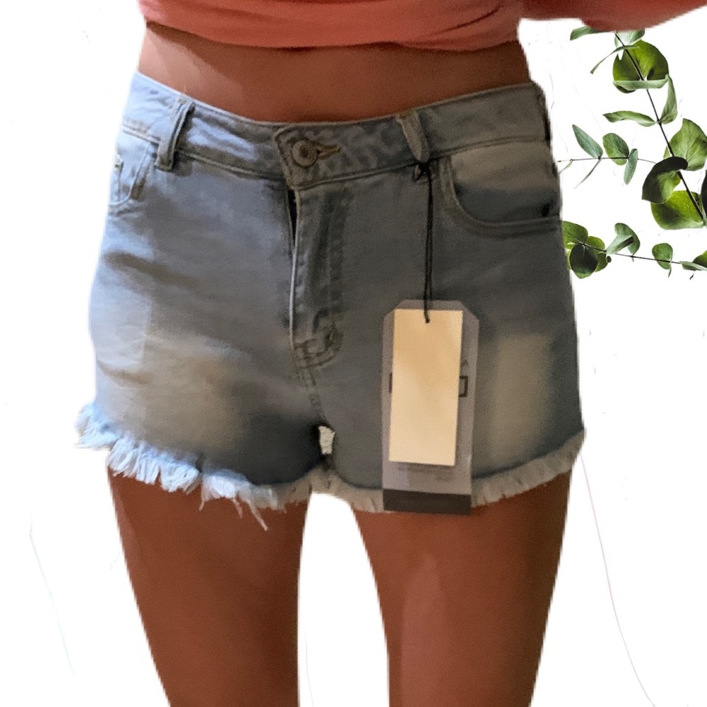 NWT Forever 21 Denim Shorts (SH-0001) - Picture 9 of 10